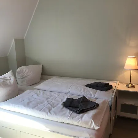 Apartment Herrenhaus Kahnsdorf Am Hainer Bei Leipzig *