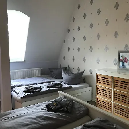 Apartment Herrenhaus Kahnsdorf Am Hainer Bei Leipzig *